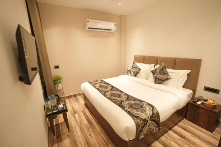 Aqua Marine Queen Room